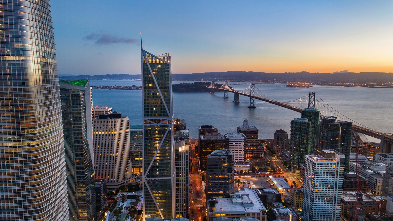 181 Fremont in the San Francisco skyline