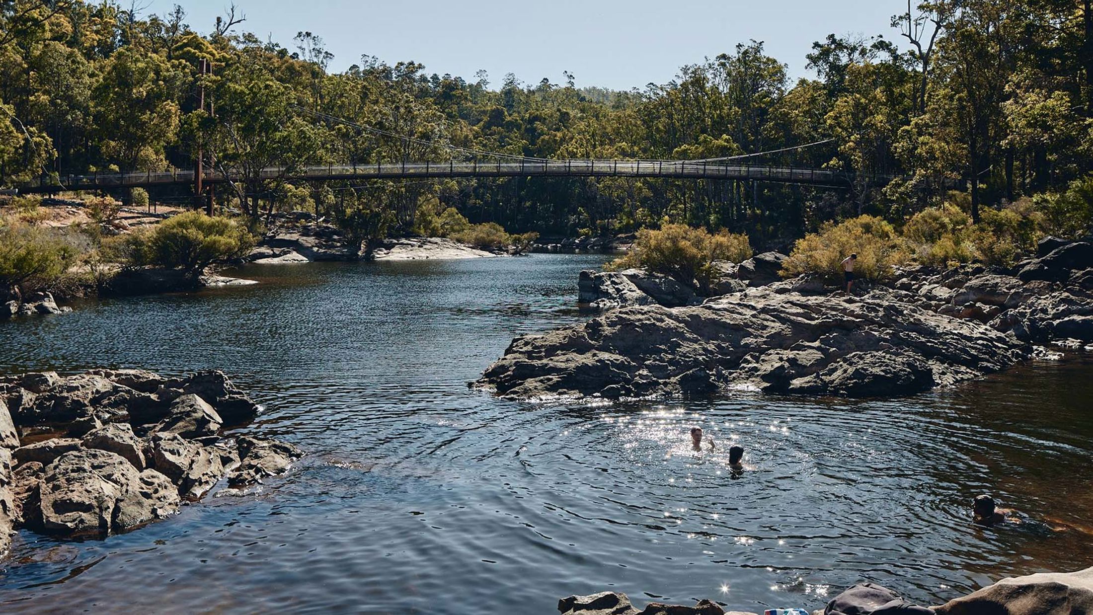 Dwaarlindjirraap pedestrian bridge. Credit: Peter Bennetts