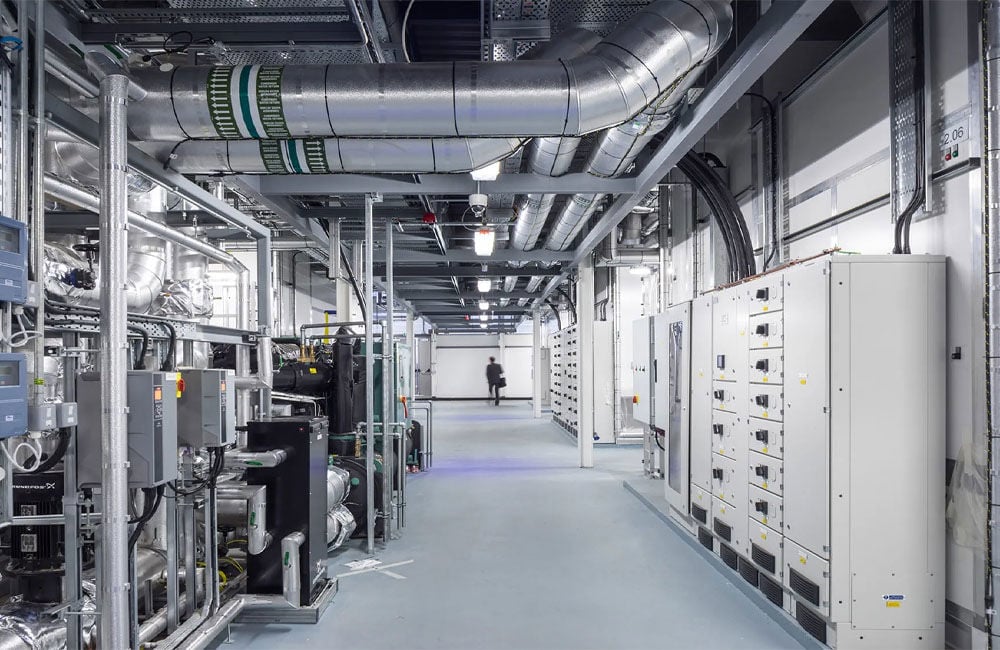 Mechanical plant in Equinix London Data Centre 6