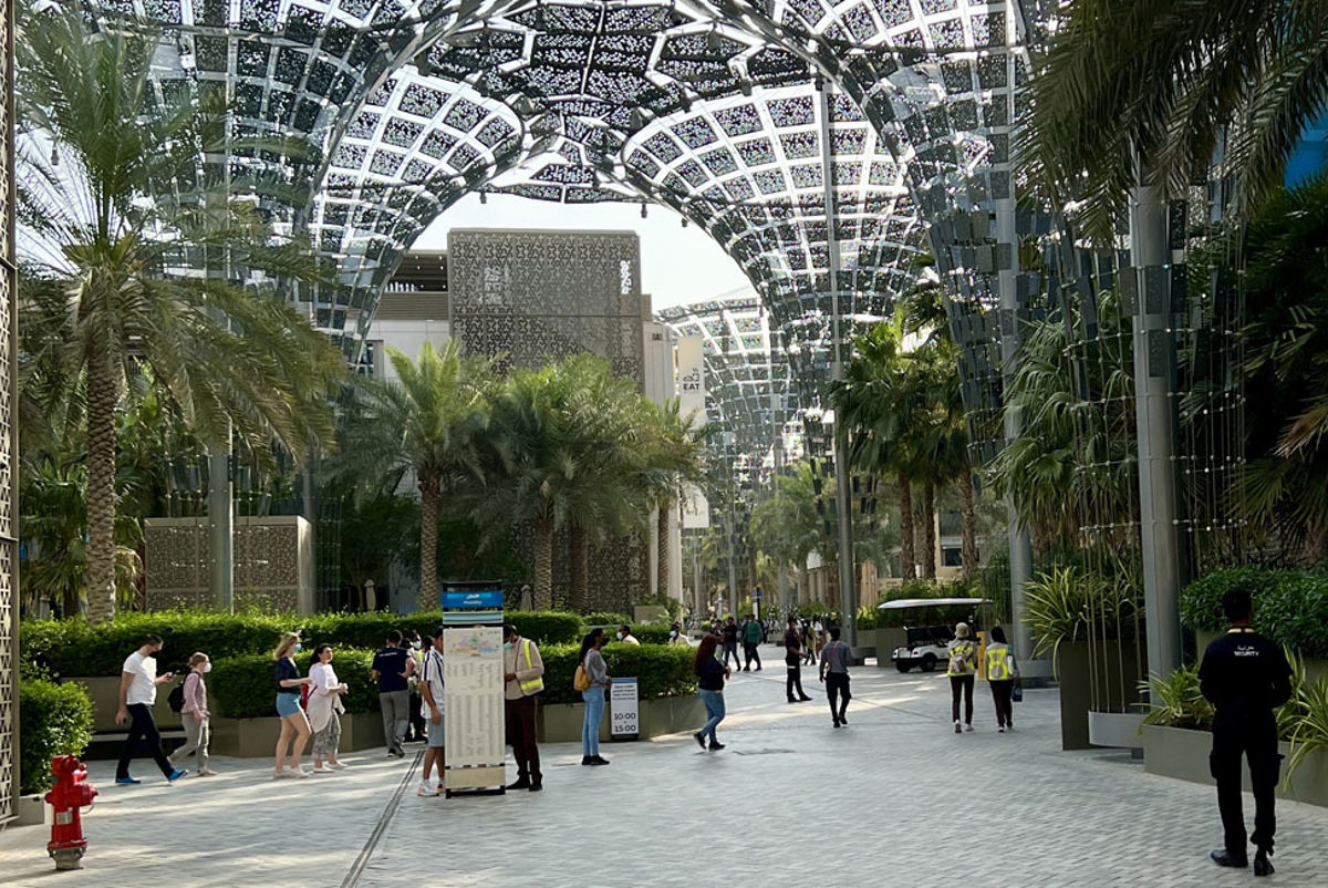 People walking at Expo Dubai 2020