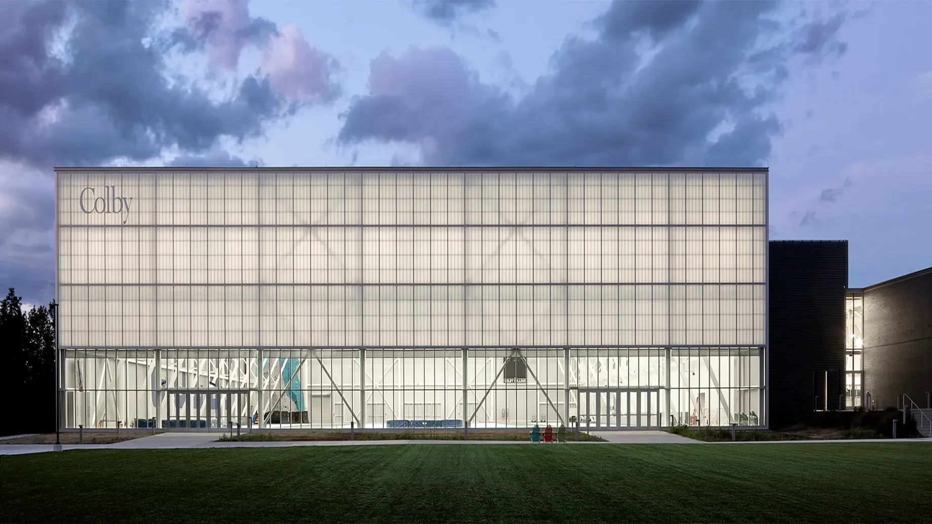 A large building with glass walls.