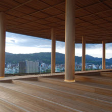 	Observatory deck provides a panoramic views of the Hiroshima city.　 ©Sambuichi Architects
