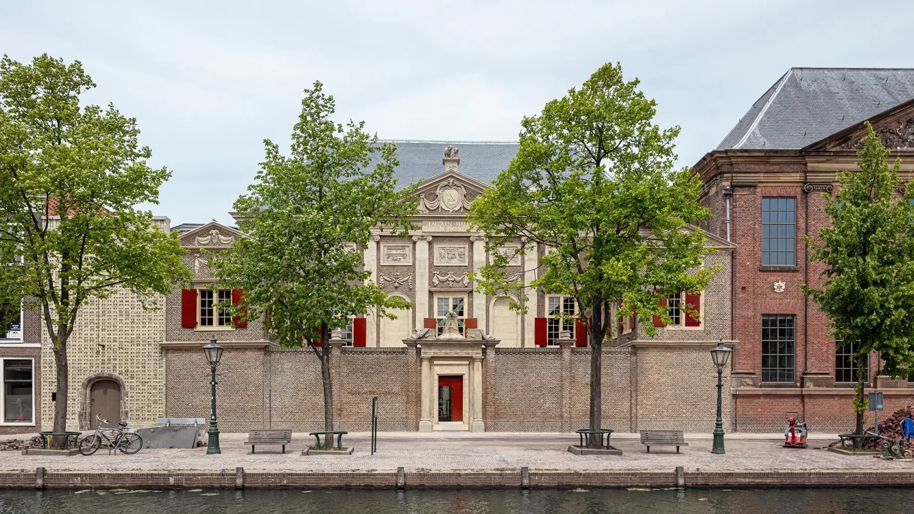 Exterior view of Lakenhal museum