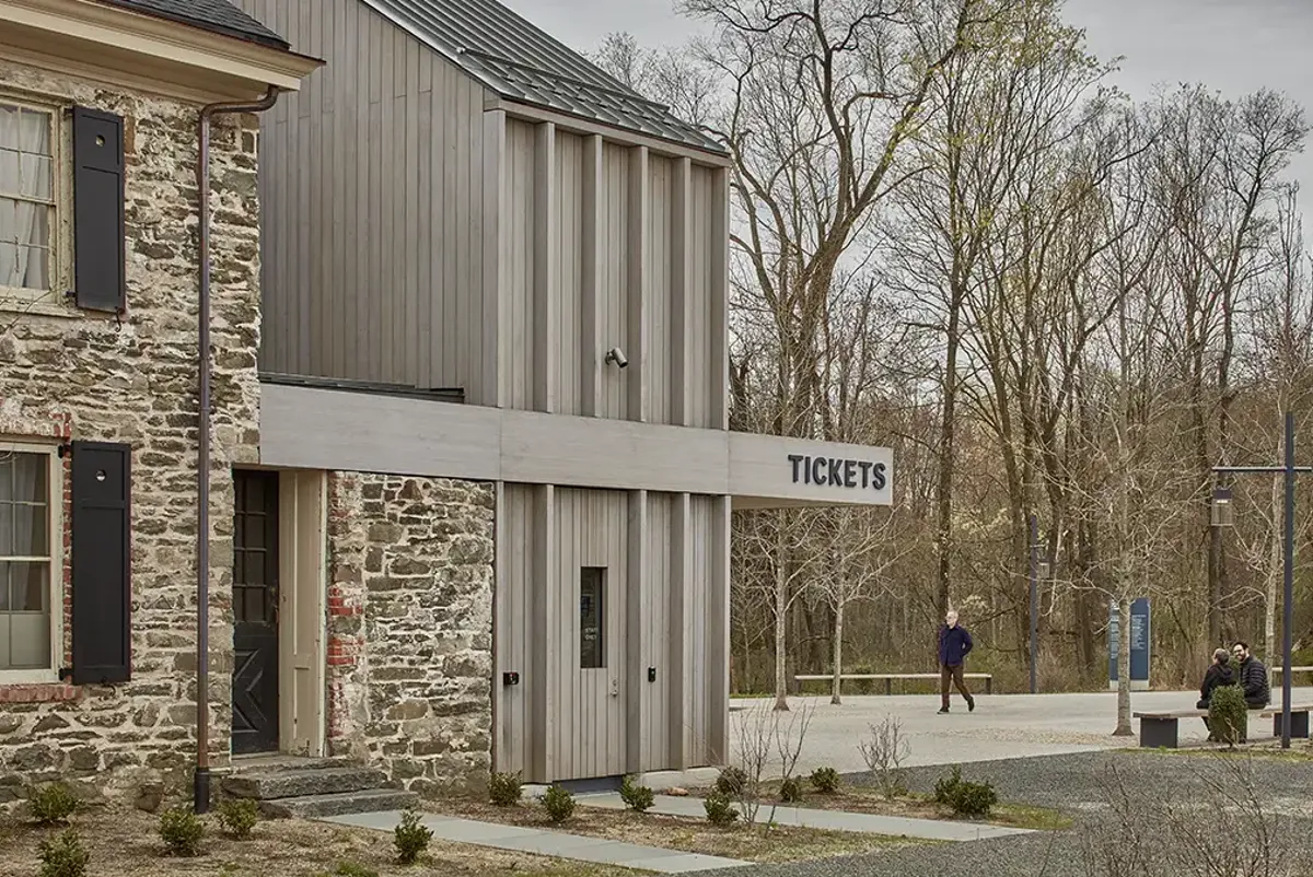 A building with a sign on it.