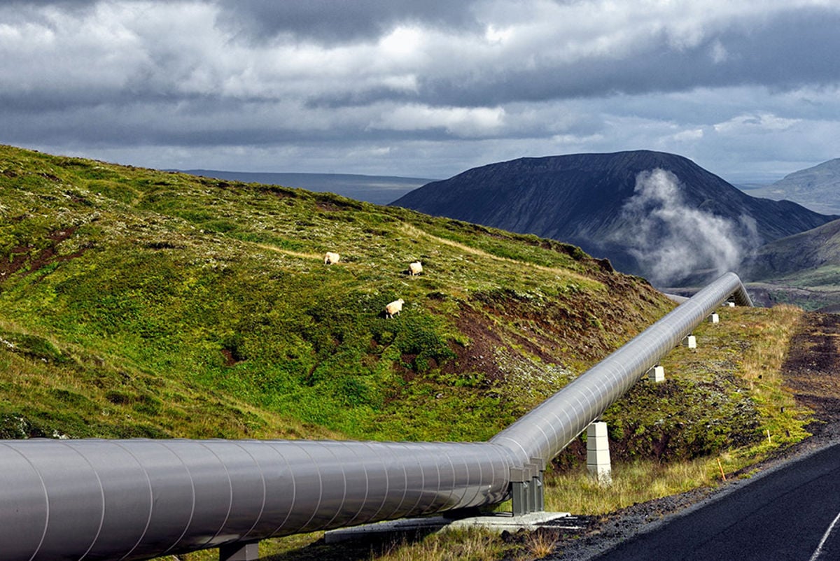 Pipeline in Iceland