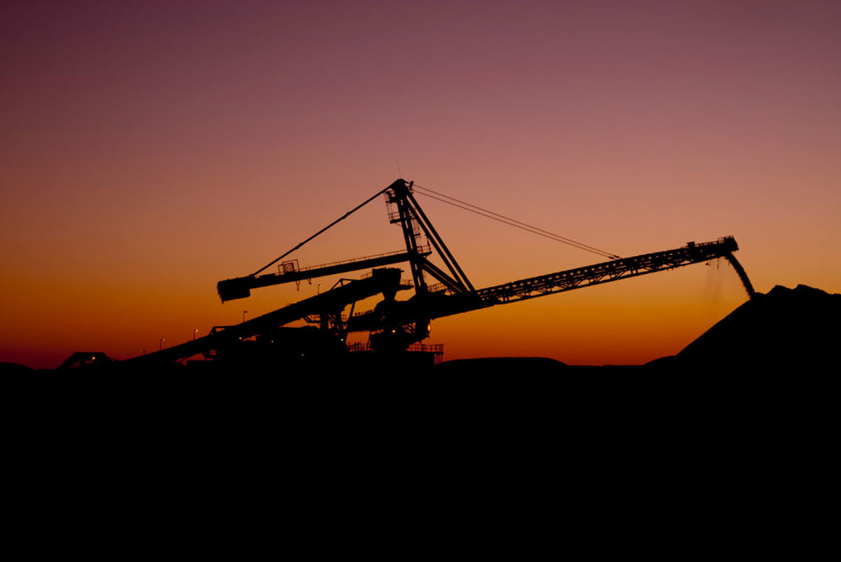Iron ore reclaimer
